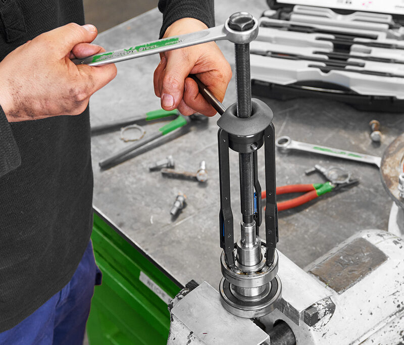bearing puller